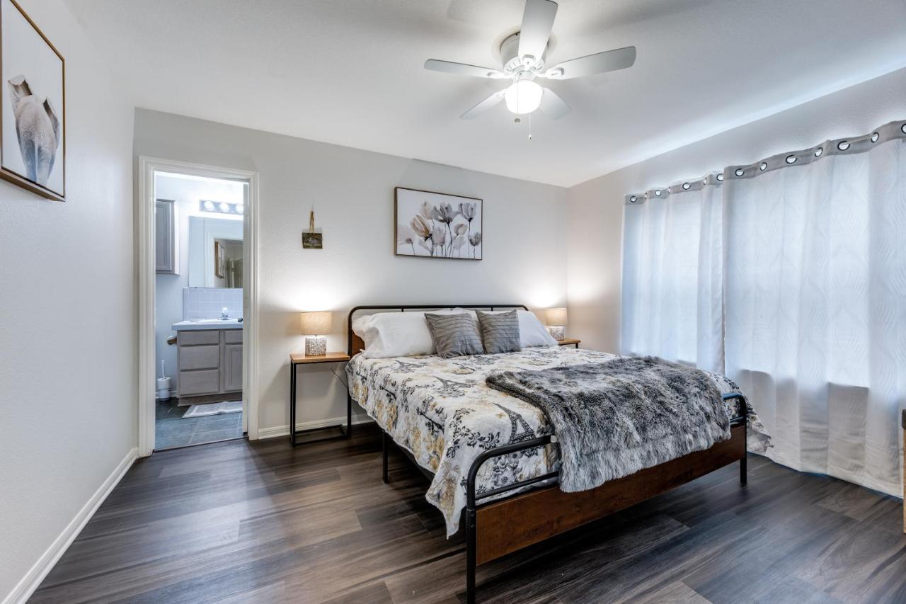 Spacious 5 Bdrm Home Mins To Wineries With Private Pool And Hot Tub! Johnson City Exteriér fotografie