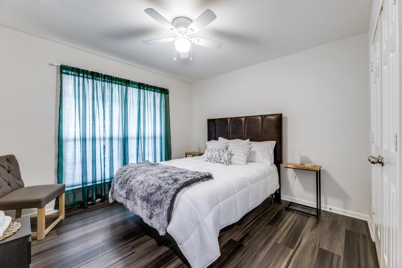 Spacious 5 Bdrm Home Mins To Wineries With Private Pool And Hot Tub! Johnson City Exteriér fotografie