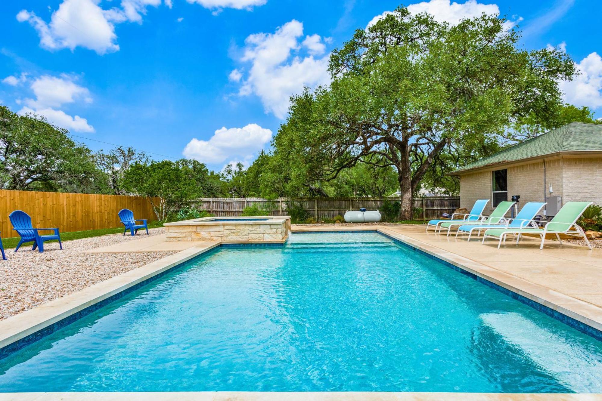 Spacious 5 Bdrm Home Mins To Wineries With Private Pool And Hot Tub! Johnson City Exteriér fotografie